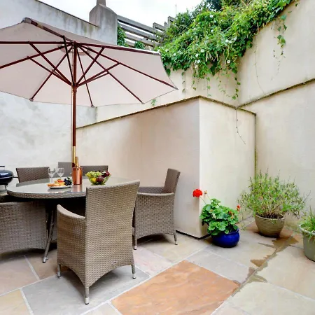 4 Henrietta Street *